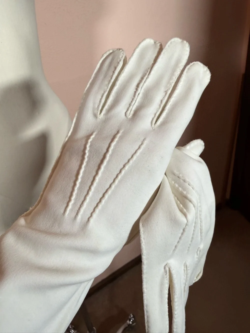 Vintage 1940’s Art deco top stitched white Opera Gloves wedding Large 8 Like new